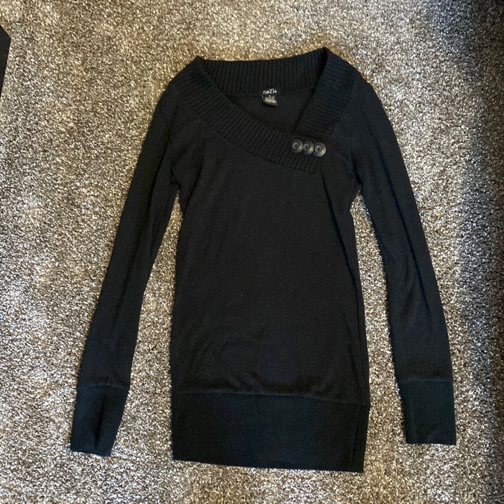 Black Rue 21 sweater size small.